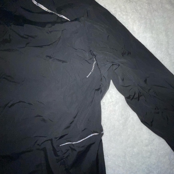 Men’s Lululemon windbreaker jacket never worn size XL - Picture 11 of 11